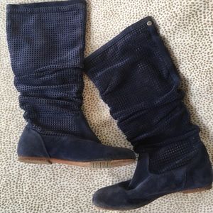 Blue Suede Abilene perforated UGG boots size7
